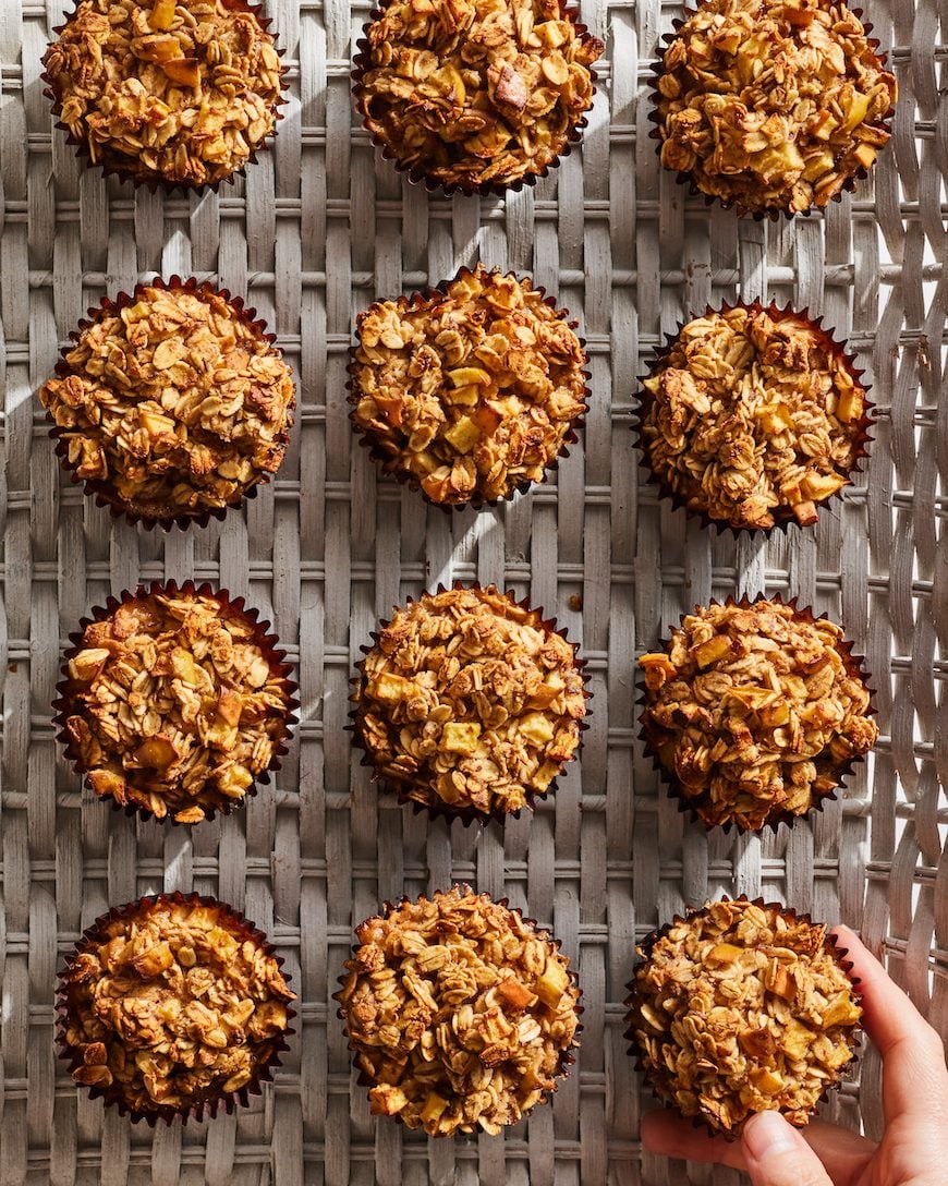 Easy Apple Cinnamon Baked Oatmeal Cups