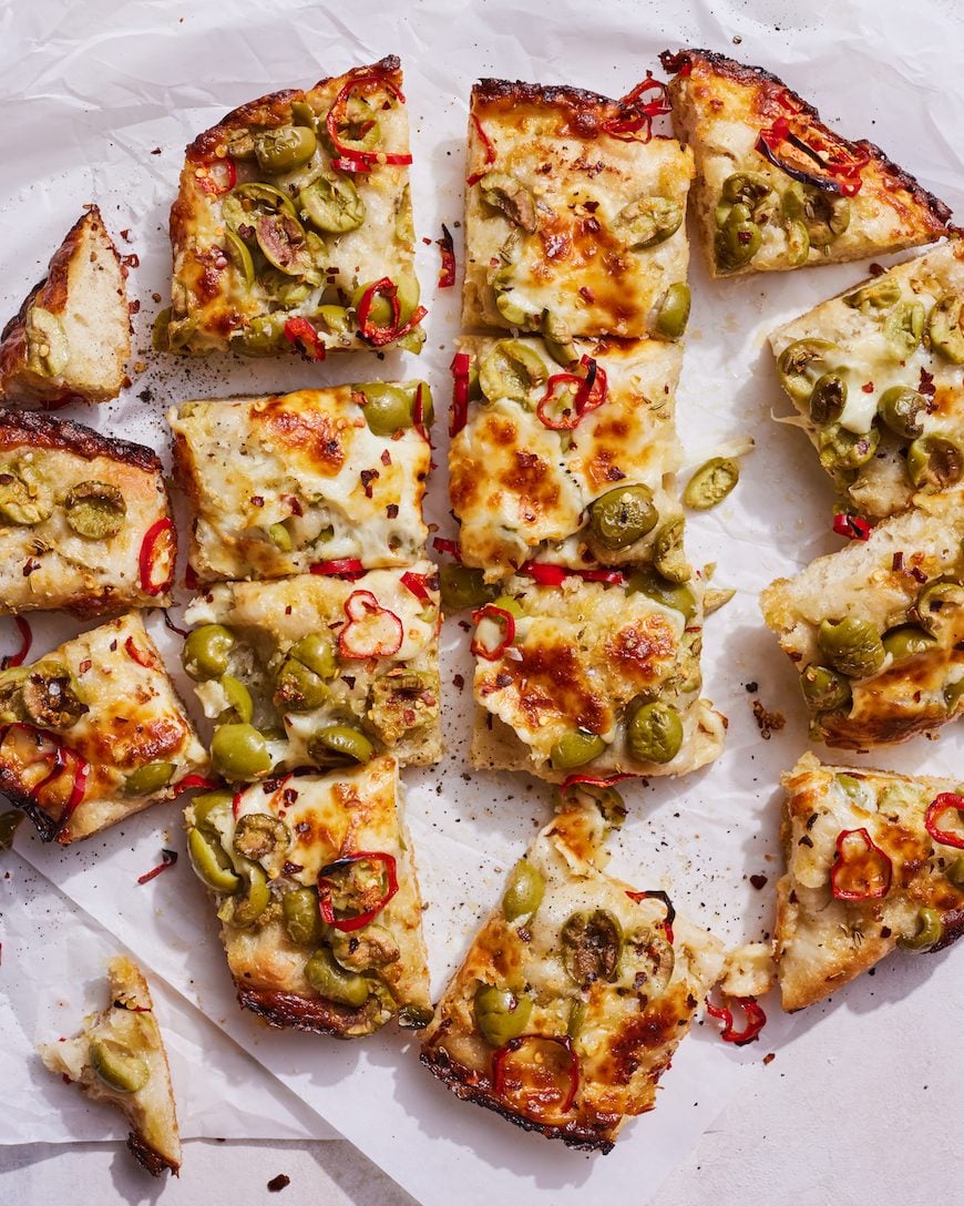 Castelvetrano Deep Dish Pizza