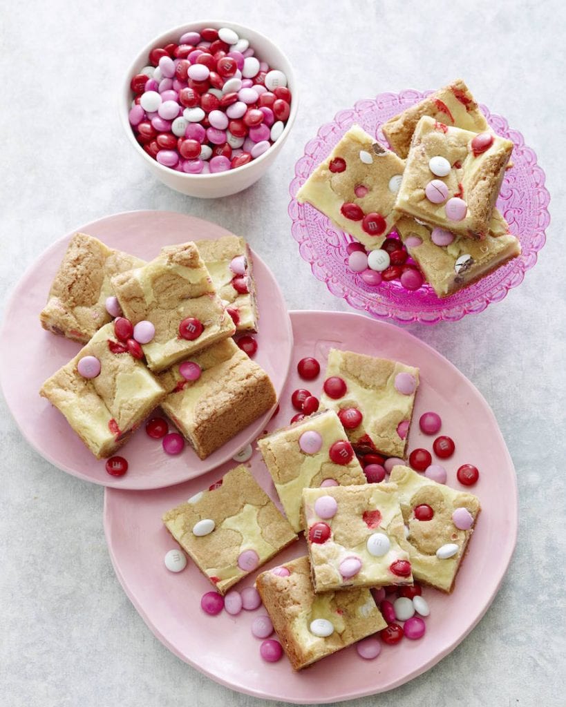 M&M Cheesecake Cookie Bars from www.whatsgabycooking.com (@whatsgabycookin)