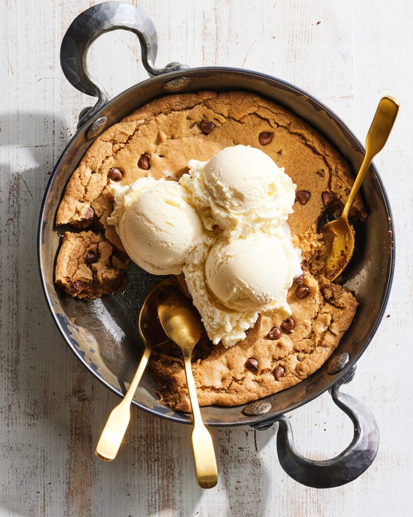 Homemade Pizookie from www.whatsgabycooking.com (@whatsgabycookin)